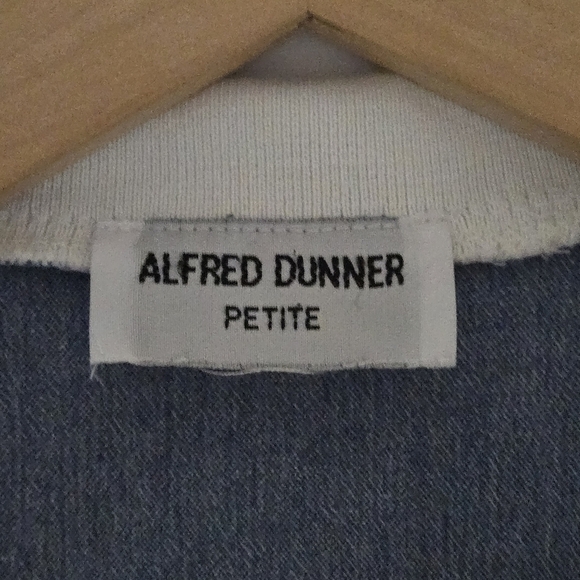 Alfred Dunner Petite Shirt with Embroidered Flowers - Picture 5 of 8